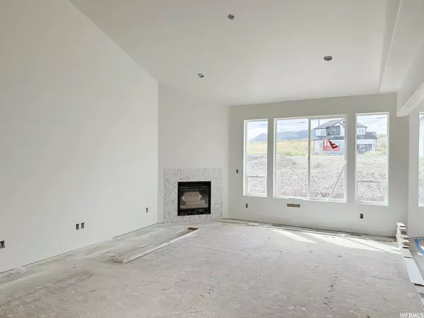 Herriman, UT 84096,6987 W MONTERREY OAK DR #229