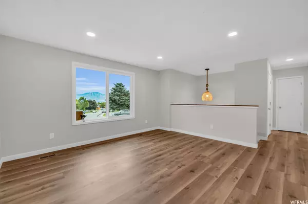 West Jordan, UT 84081,6574 S DAFFODIL WAY W