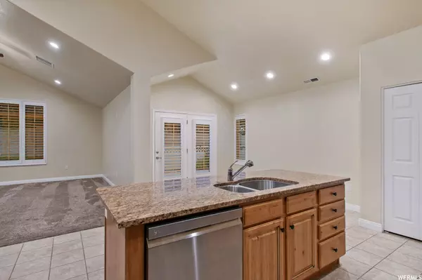 West Jordan, UT 84088,9212 S 2040 W #C