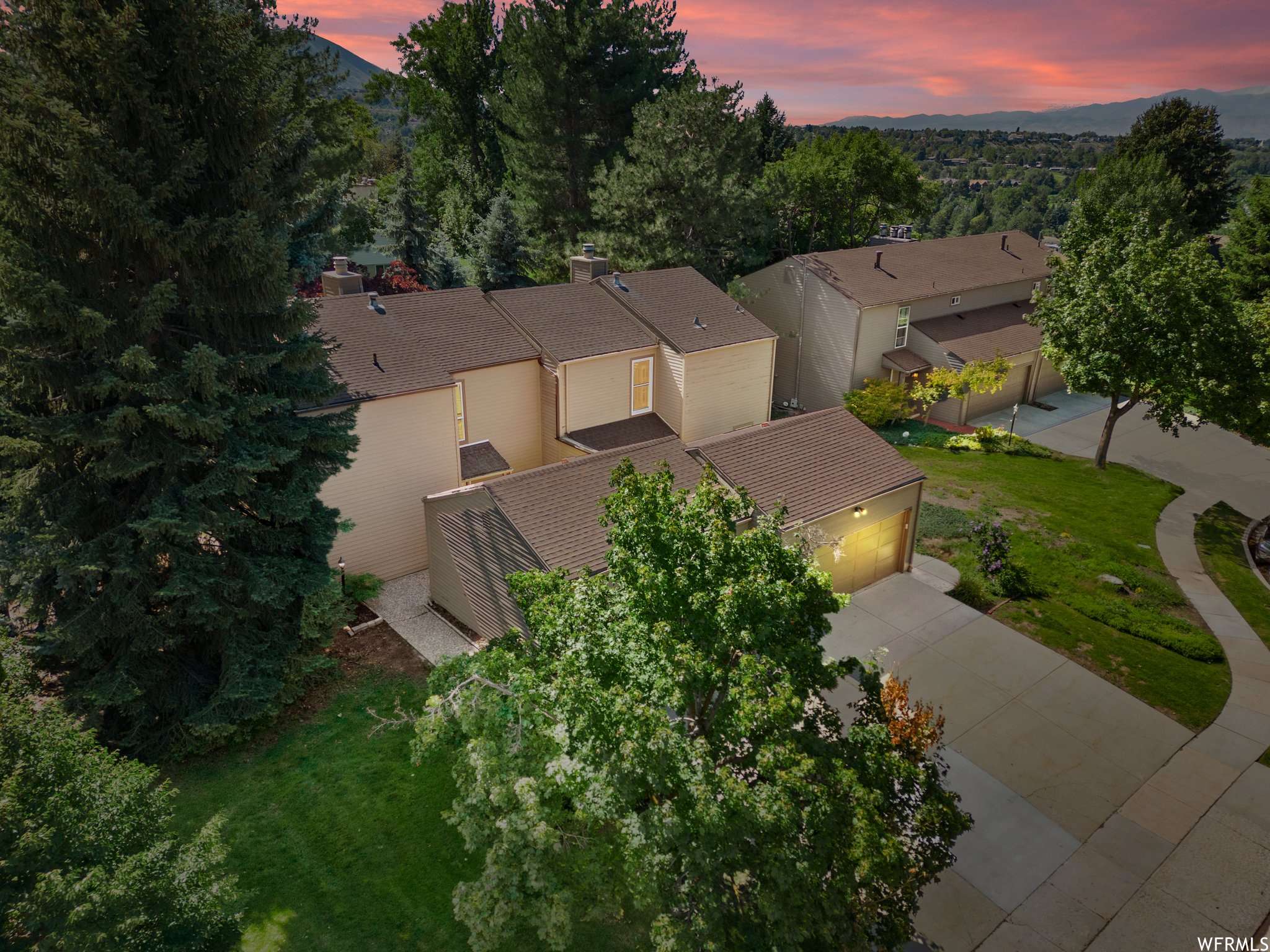 Sandy, UT 84093,3074 E NORDIC DR