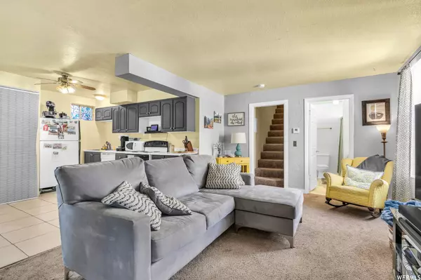 Salt Lake City, UT 84111,976 S 400 E