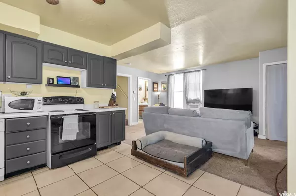 Salt Lake City, UT 84111,976 S 400 E