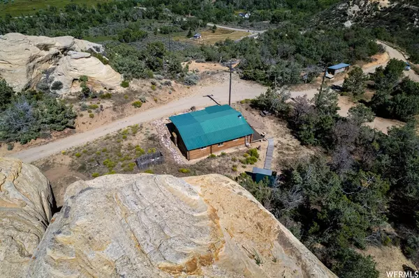 Vernal, UT 84078,5861 N DRY FORK CANYON RD