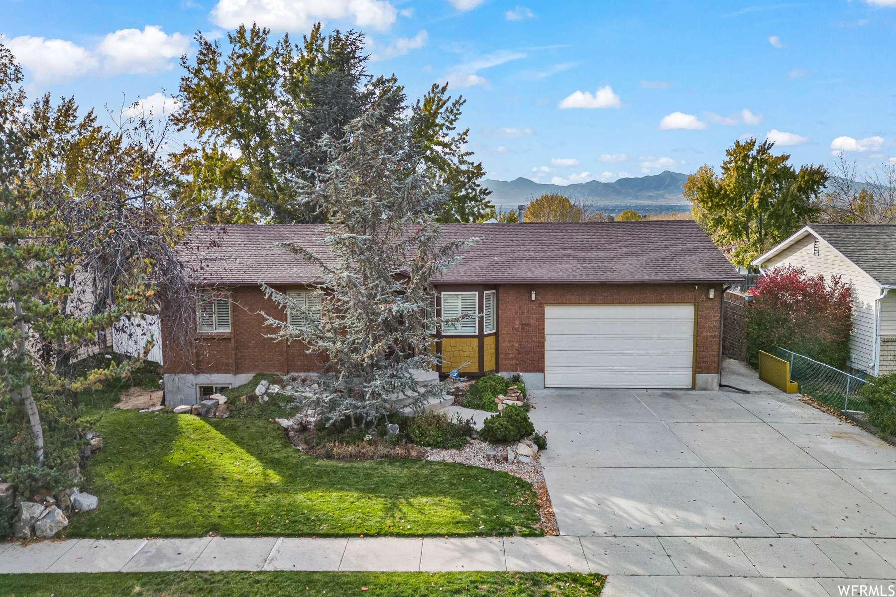 11714 S 1000 E,  Sandy,  UT 84094