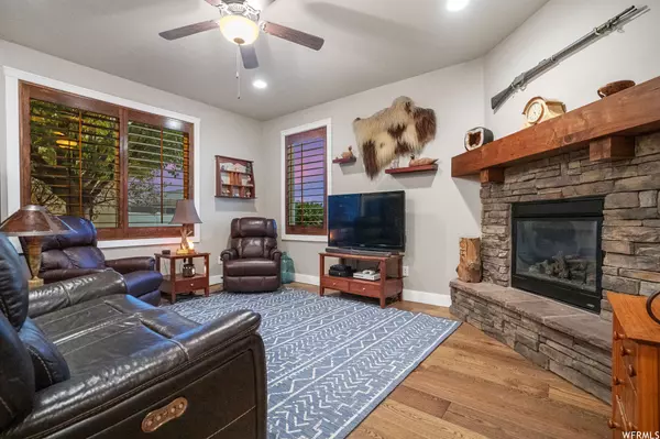 Pleasant View, UT 84414,255 W 2700 N #1