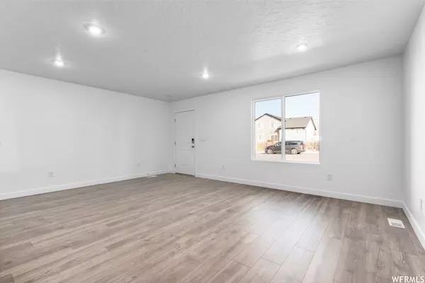 Tooele, UT 84074,1902 N BLUE IRIS AVE #1036