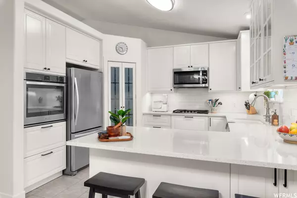 Lehi, UT 84043,999 W 190 S
