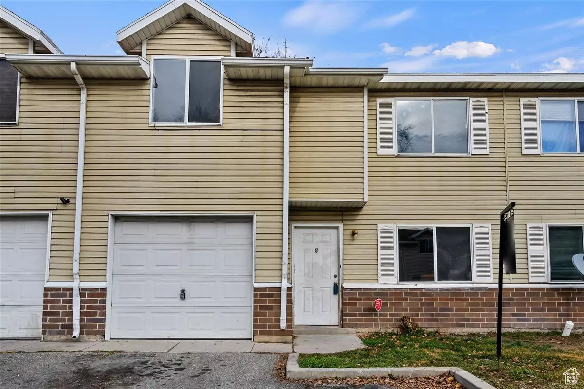 Salt Lake City, UT 84116,558 N REDWOOD RD #4-3