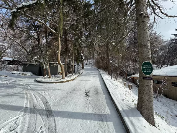 Uintah, UT 84405,5992 S 2400 E