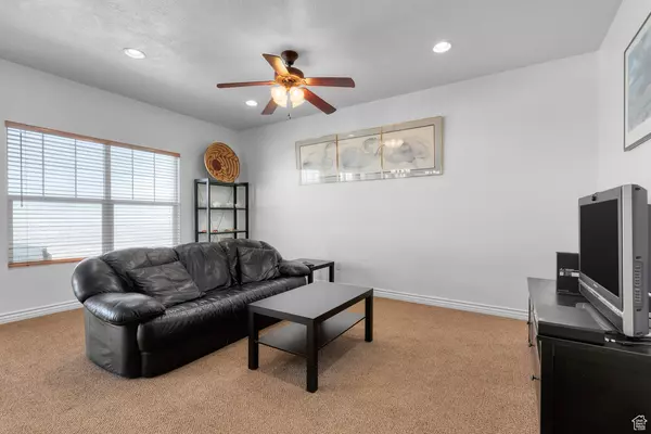 Draper, UT 84020,2019 STONELEIGH DR