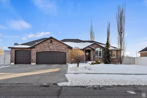 Layton, UT 84041,1417 W STONE BROOK LN