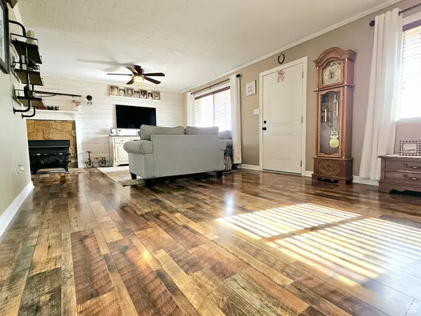 Altamont, UT 84001,4221 N 15400 W