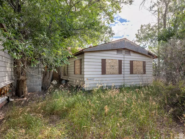 Ferron, UT 84523,90 W MILL RD