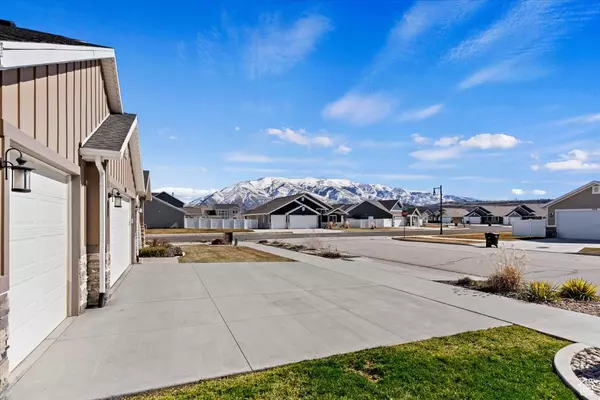 South Weber, UT 84405,562 E SPAULDING WAY