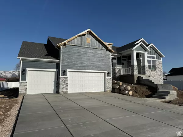 Farr West, UT 84404,2004 N 2100 W #6