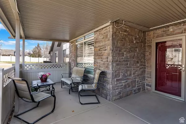 West Jordan, UT 84088,9214 S COVERED WAGON CIR W #B