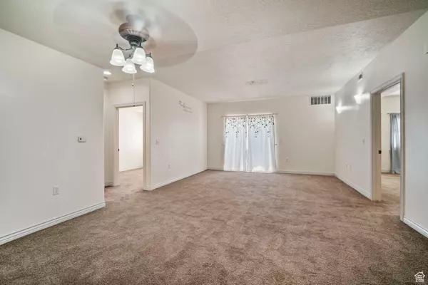 Sandy, UT 84070,11086 S GRAPE ARBOR PL #D5-104