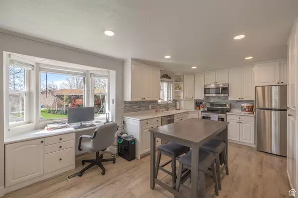 West Bountiful, UT 84087,751 W 1950 N