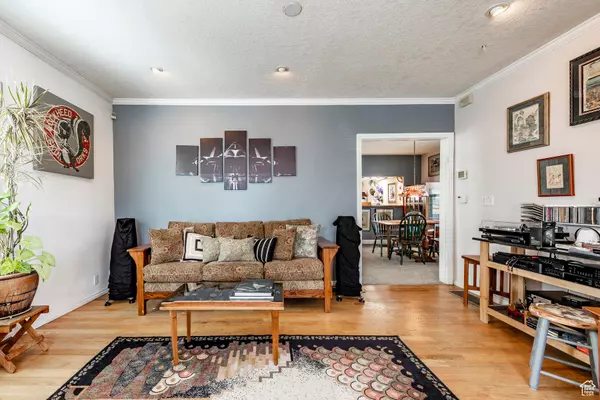 Salt Lake City, UT 84115,1390 S 400 E
