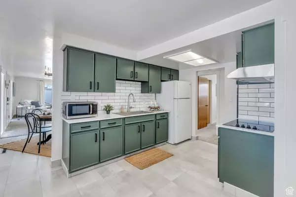 Taylorsville, UT 84129,1899 W BOWLING AVE S