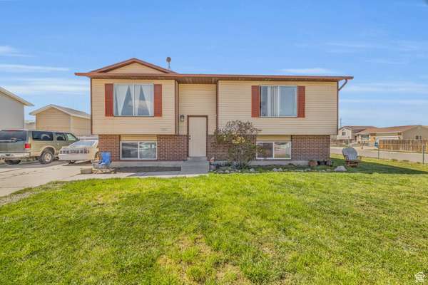 3002 S KAPFORD DR,  West Valley City,  UT 84128