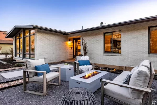 Holladay, UT 84117,5588 S INDIAN ROCK RD E