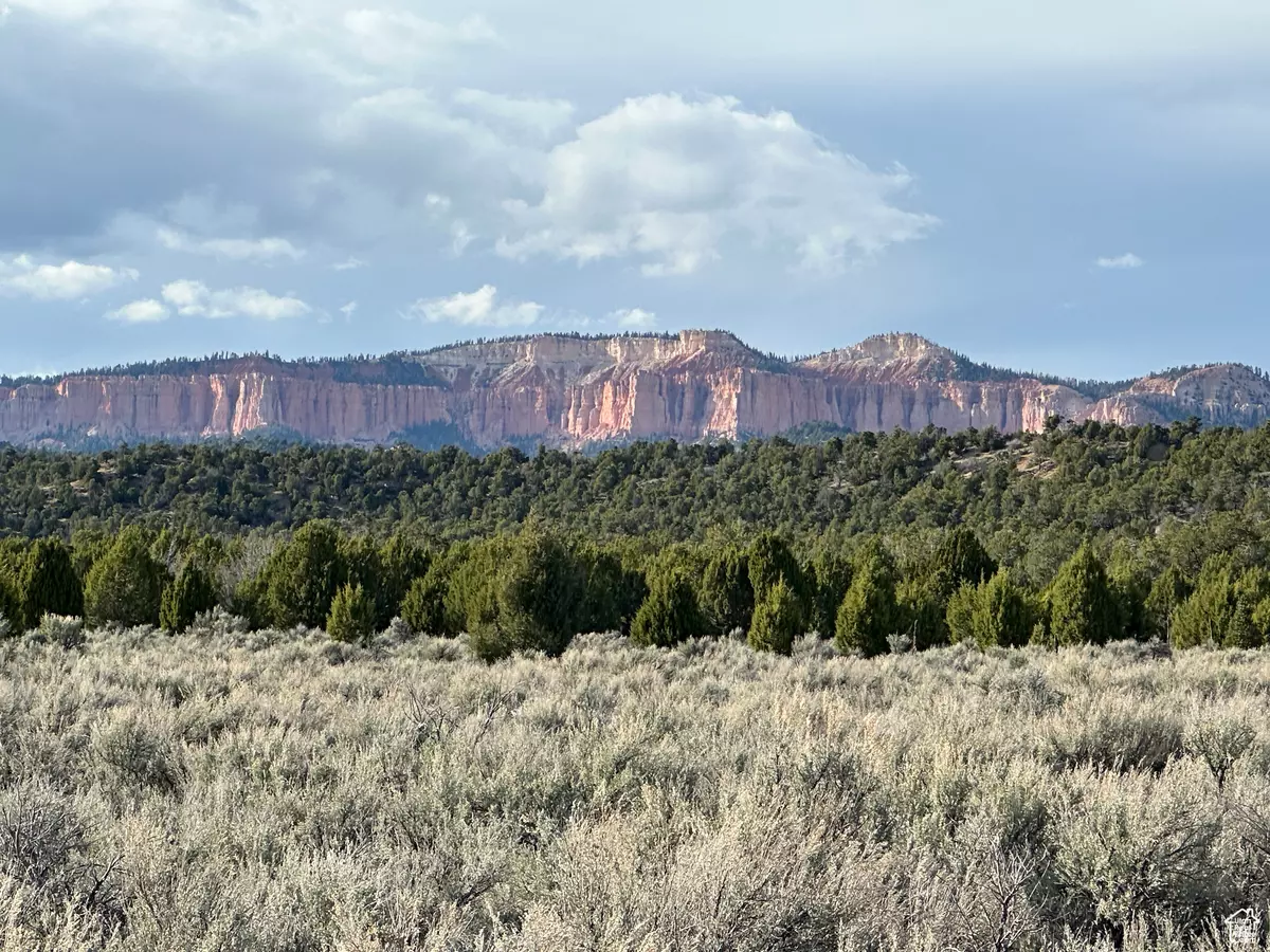 Kanab, UT 84741,18 S FLATLANDS PARKWAY PKWY #18