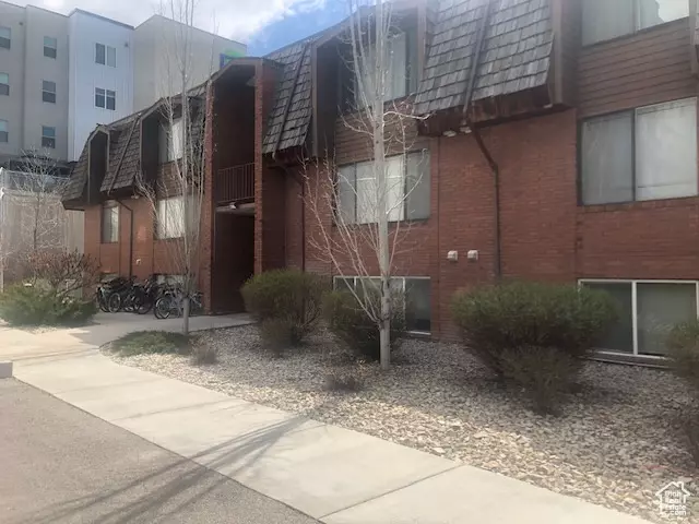 Provo, UT 84606,855 E 700 N #6