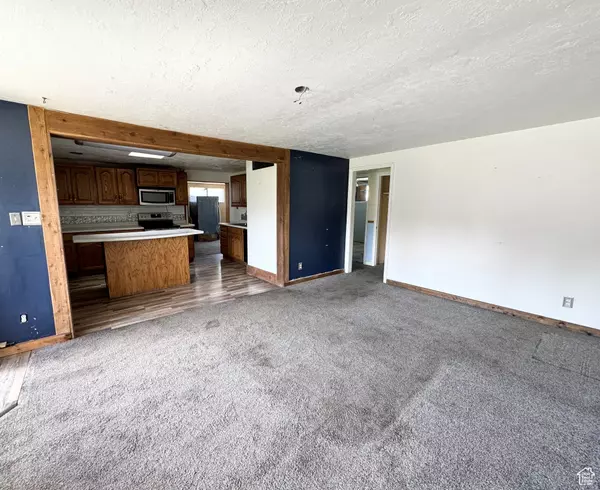 Woods Cross, UT 84087,1634 S 700 W