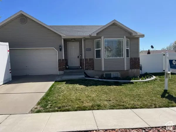 2141 W 2175 N,  Clinton,  UT 84015