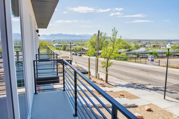 Sandy, UT 84070,115 W 9400 S