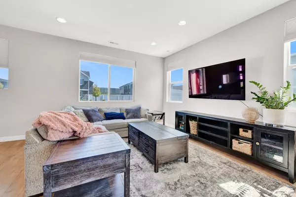 Syracuse, UT 84075,1571 W PARKVIEW DR