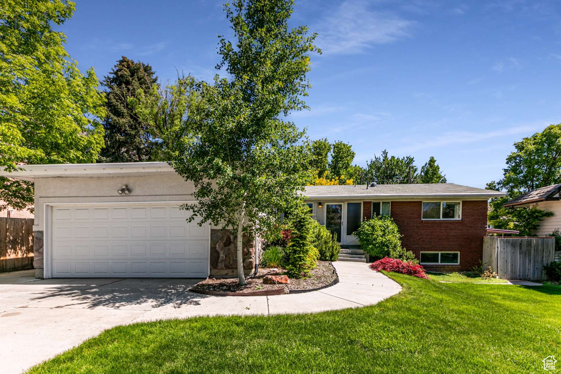 2566 E KEDDINGTON LN,  Holladay,  UT 84117