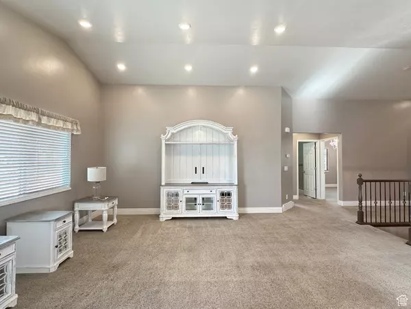 Clinton, UT 84015,2447 HOODED CRANE CIR