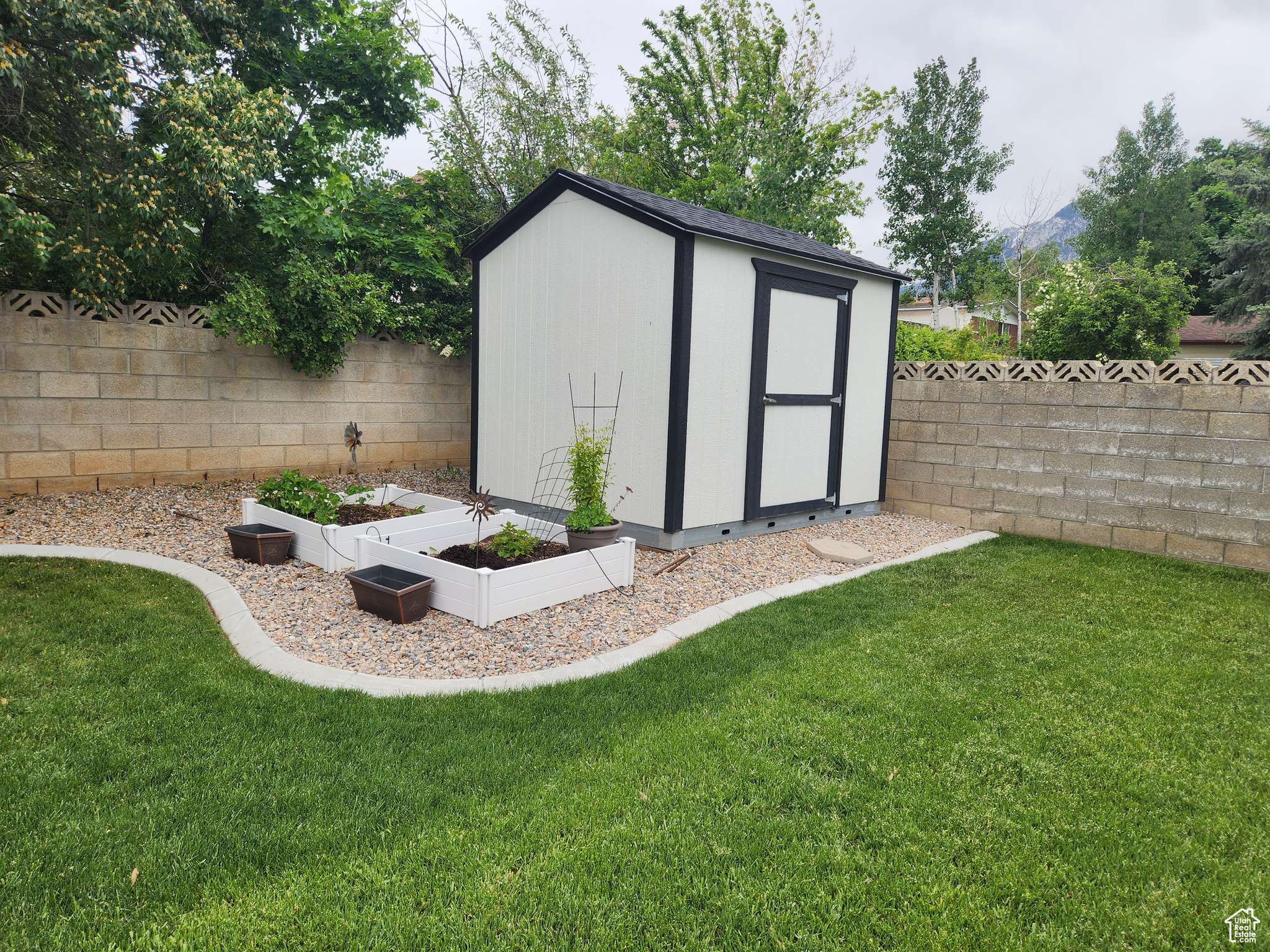 Sandy, UT 84093,2381 E QUAIL RUN DR