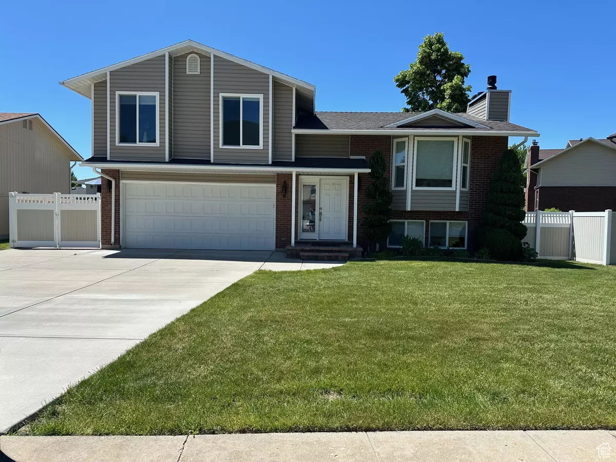 South Ogden, UT 84403,5661 REDWOOD LN