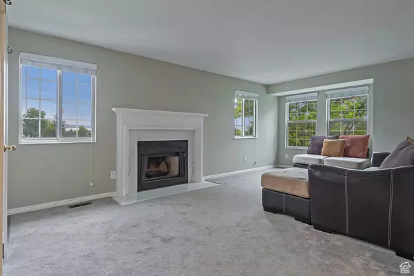 Sandy, UT 84094,9128 S SCIRLEIN DR E