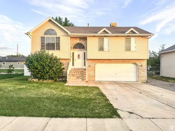 1037 W 1550 N,  Clinton,  UT 84015