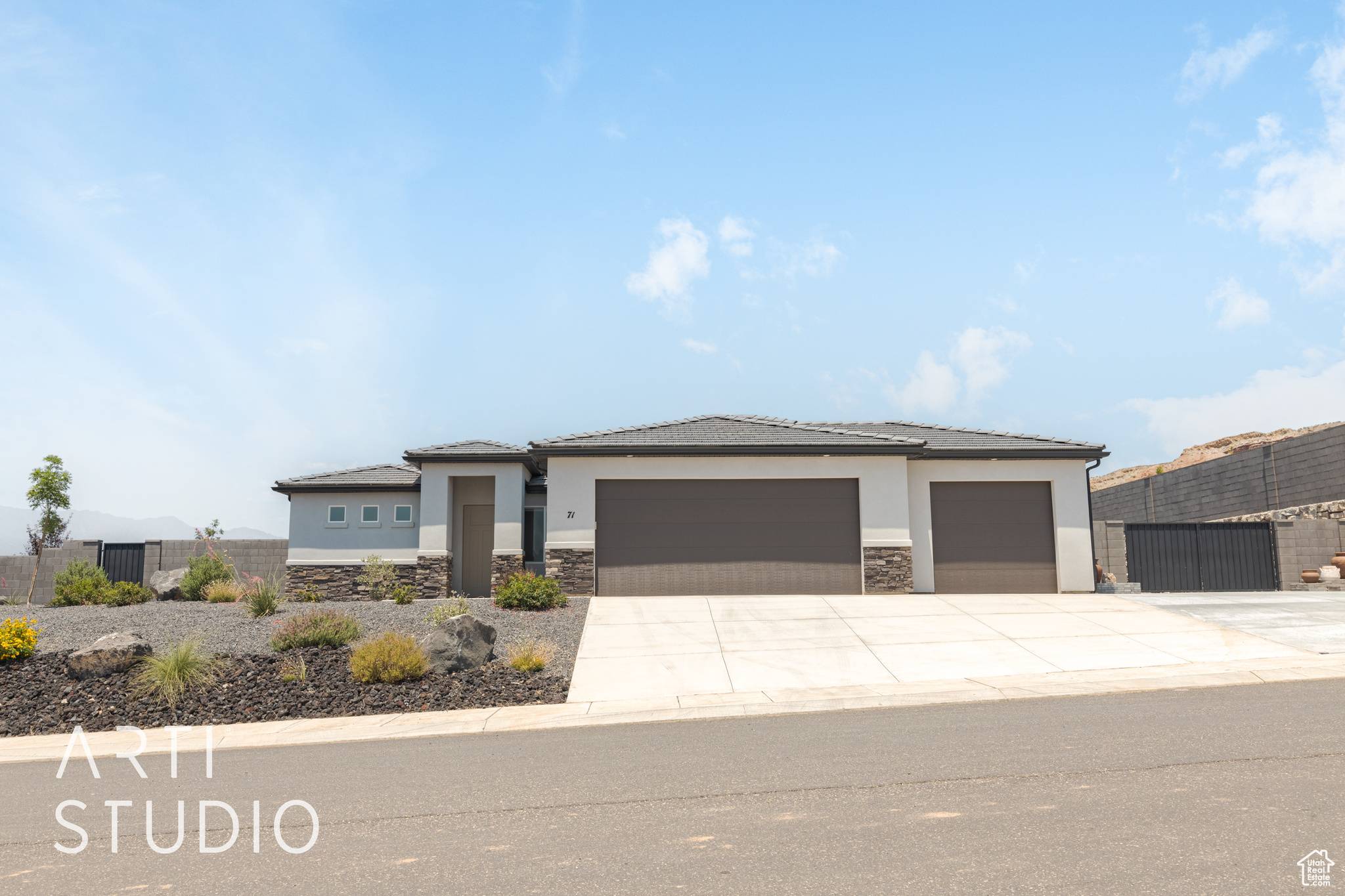 71 E 1040 N, La Verkin, UT 84745