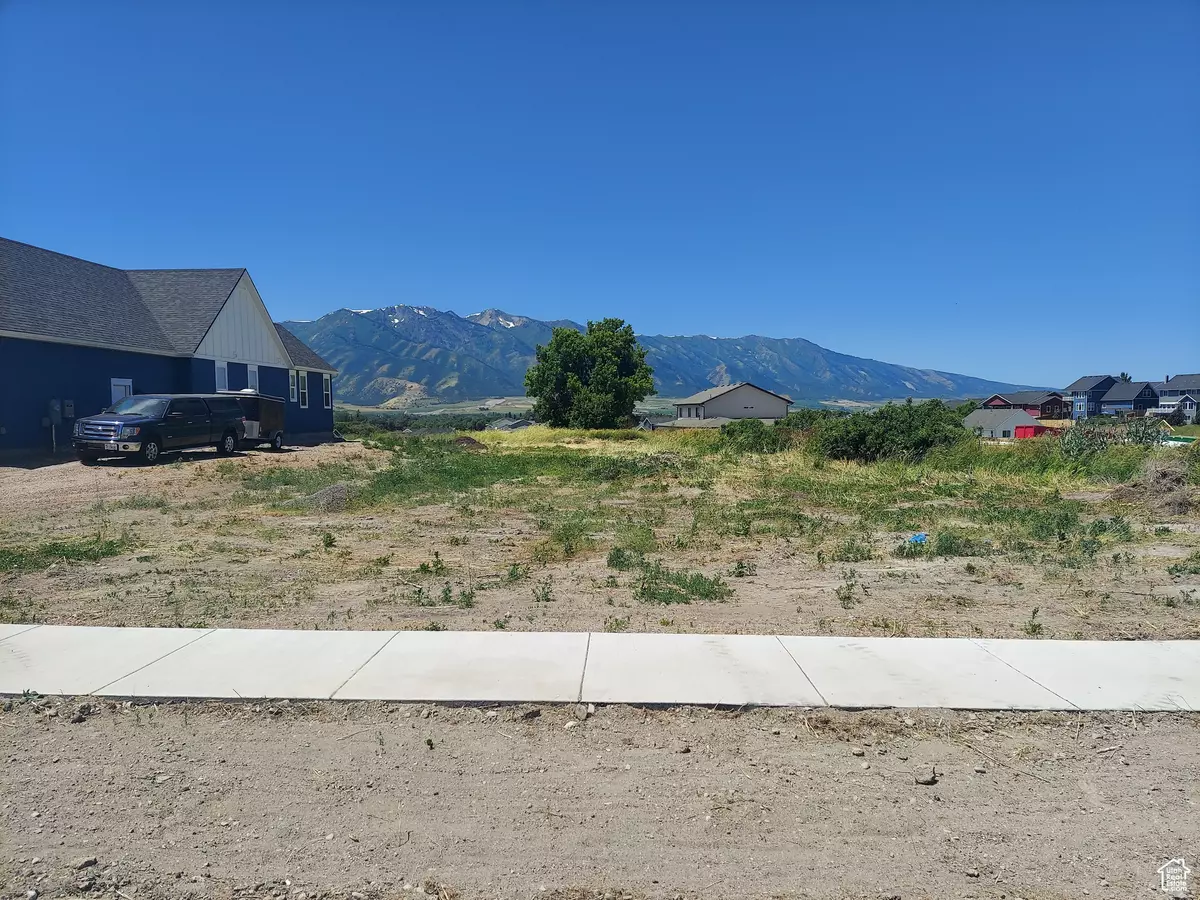 Hyrum, UT 84319,8 S 650 W #33