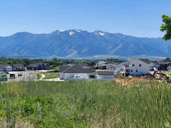 Hyrum, UT 84319,8 S 650 W #33