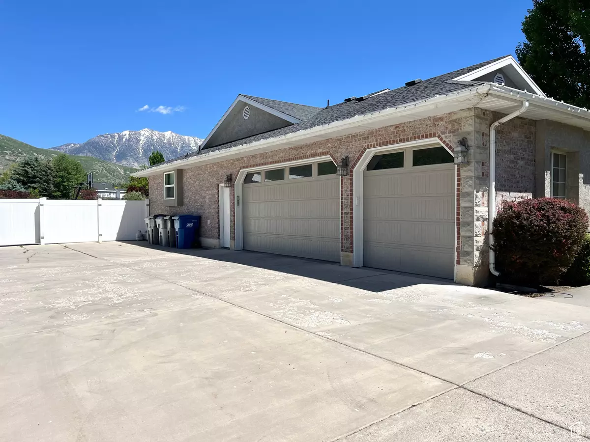 Lindon, UT 84042,150 N 400 E