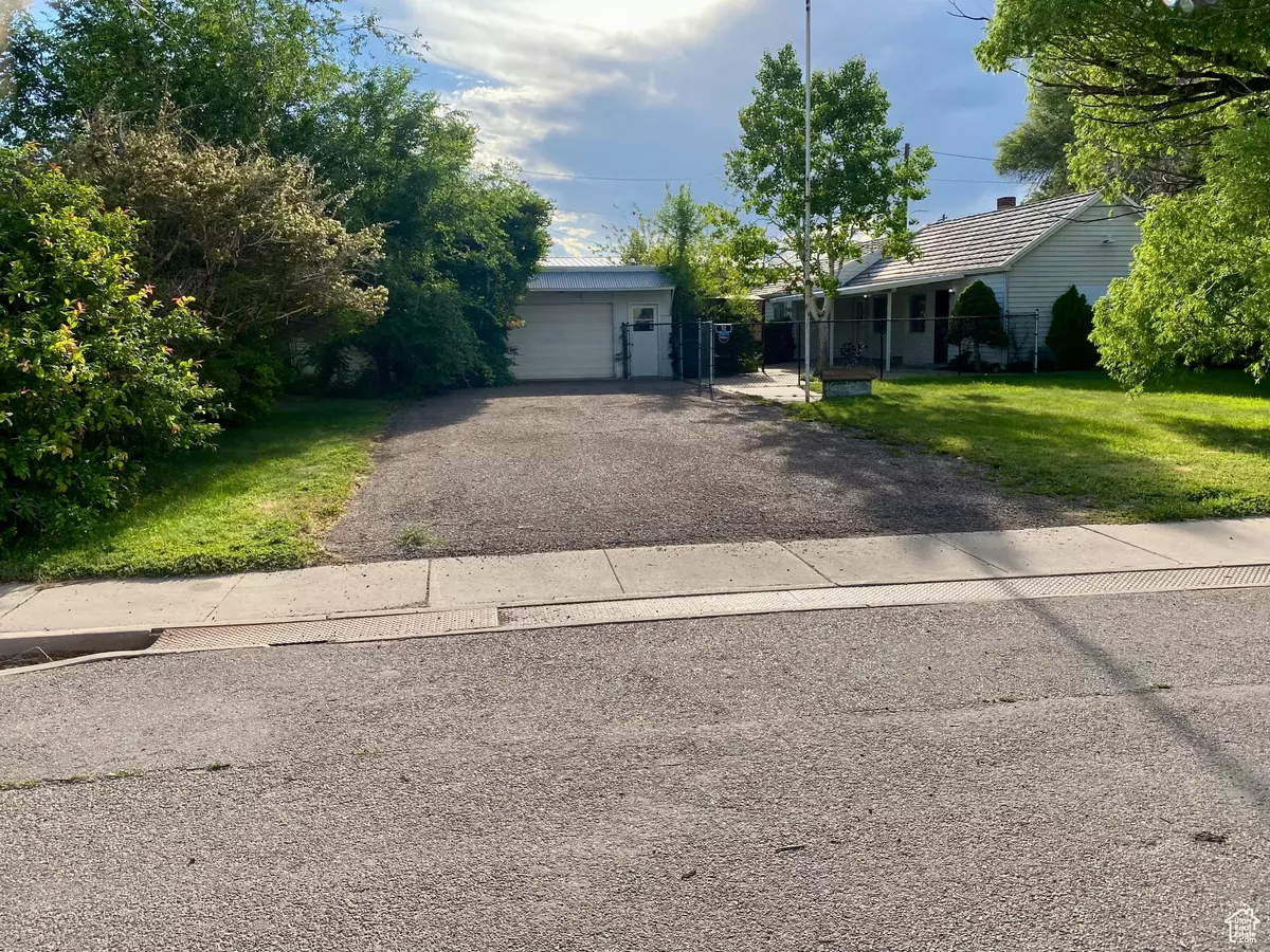 Vernal, UT 84078,52 S 700 W