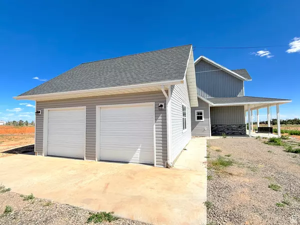 Blanding, UT 84511,794 N BLUE MOUNTAIN RD