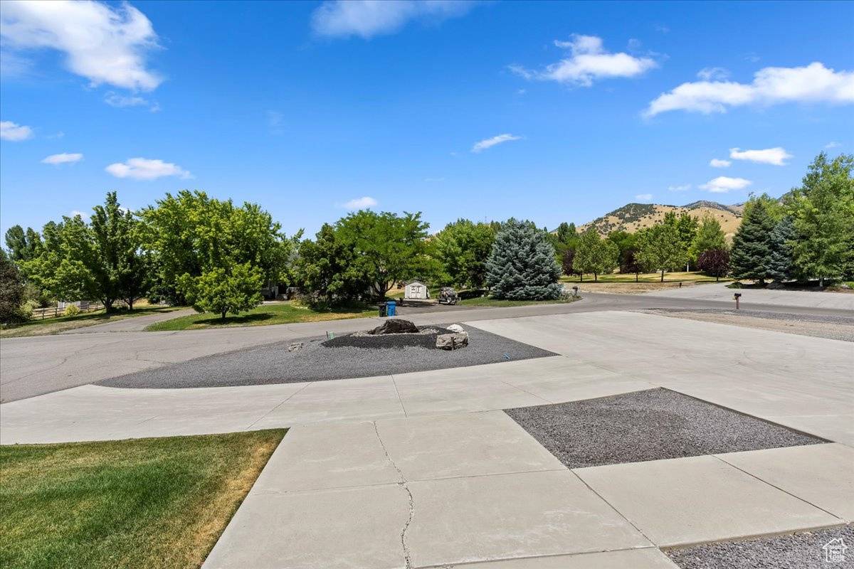 Hyde Park, UT 84318,898 E 260 N
