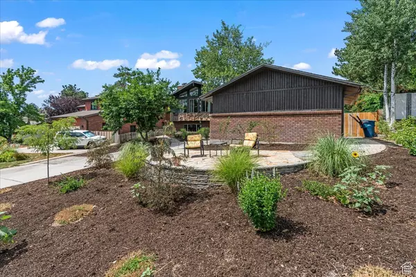 Sandy, UT 84093,2131 E MEADOW LARK WAY