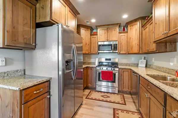 Layton, UT 84041,523 E CRAIG LN