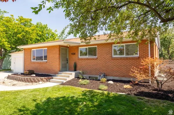 9335 S BRIGHTON VIEW DR,  Sandy,  UT 84070