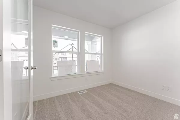 Lehi, UT 84043,1022 N STORY DR #306
