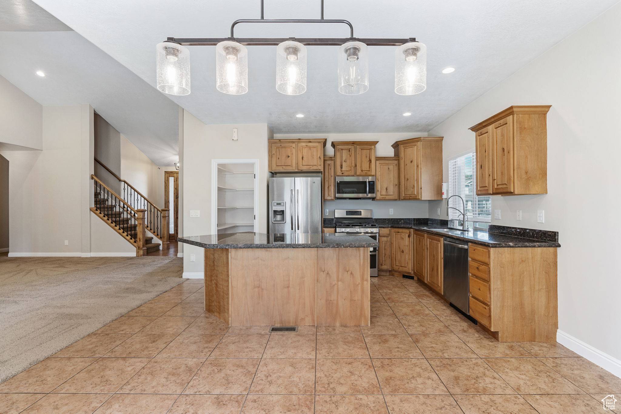 Kaysville, UT 84037,2189 S 275 E